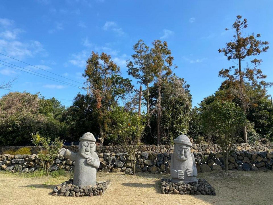 فيلا Jeju Abientot مدينة سيوجويبو المظهر الخارجي الصورة